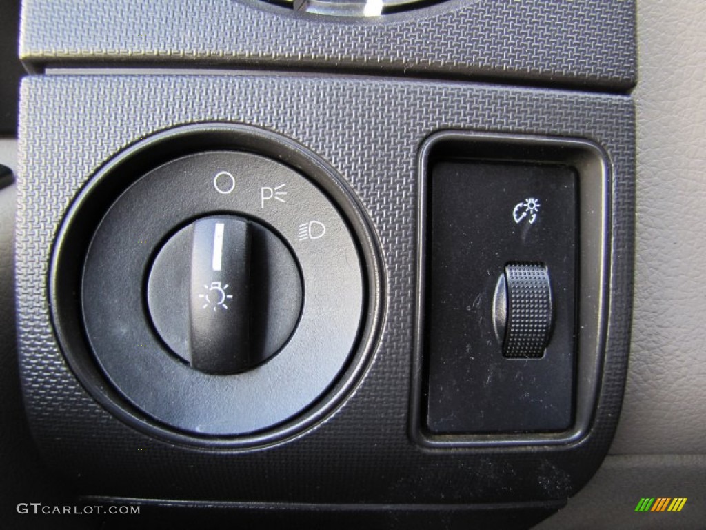 2008 Ford F250 Super Duty XLT SuperCab 4x4 Controls Photo #55286929