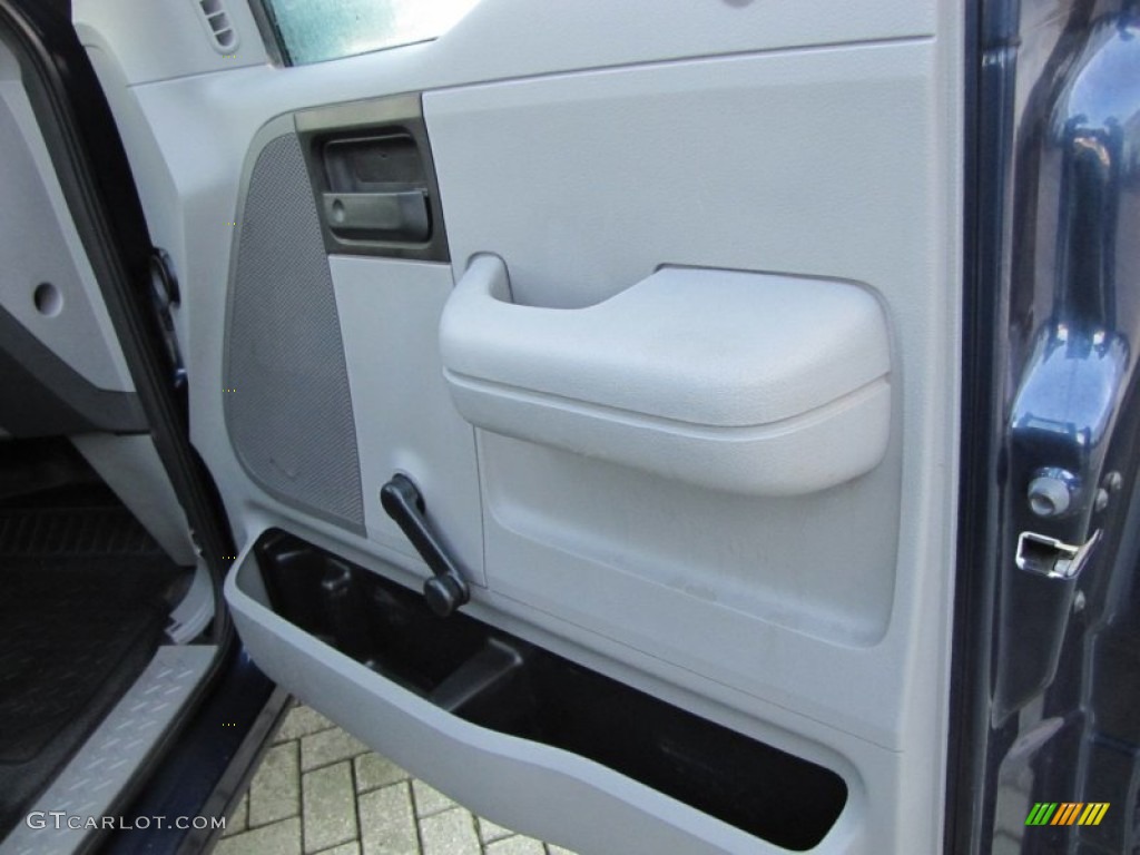 2005 F150 XL Regular Cab - True Blue Metallic / Medium Flint Grey photo #17