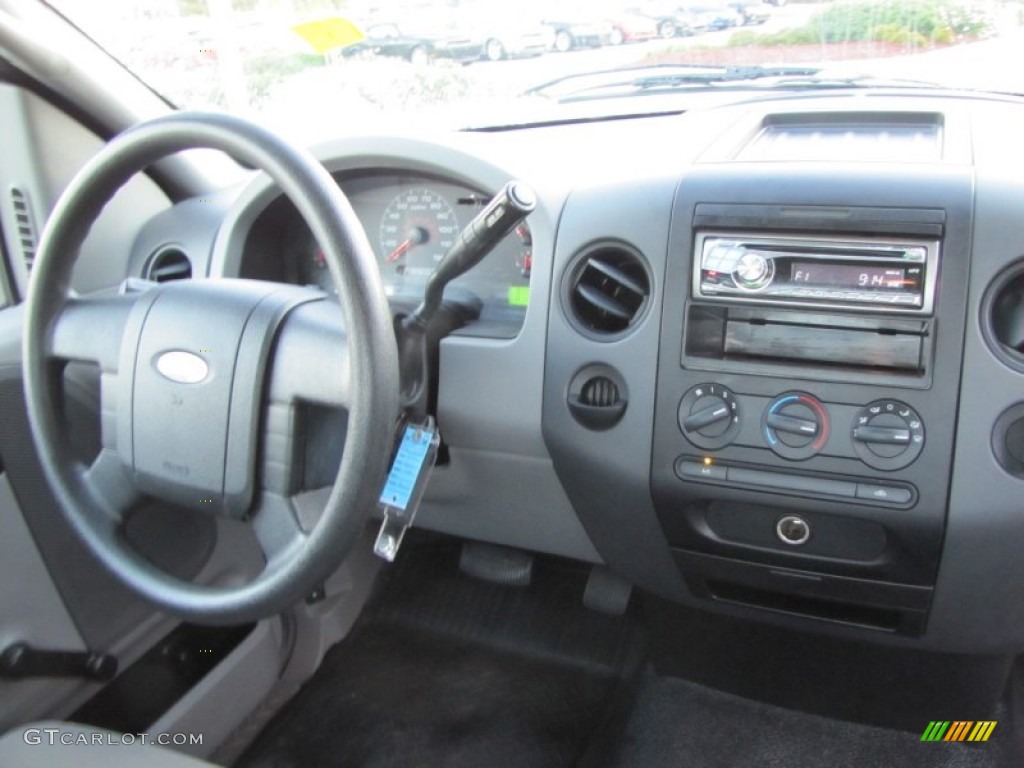 2005 F150 XL Regular Cab - True Blue Metallic / Medium Flint Grey photo #19