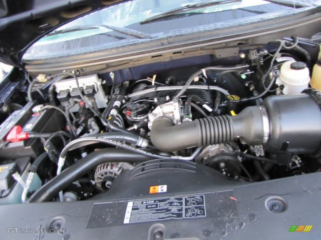 2005 F150 XL Regular Cab - True Blue Metallic / Medium Flint Grey photo #23