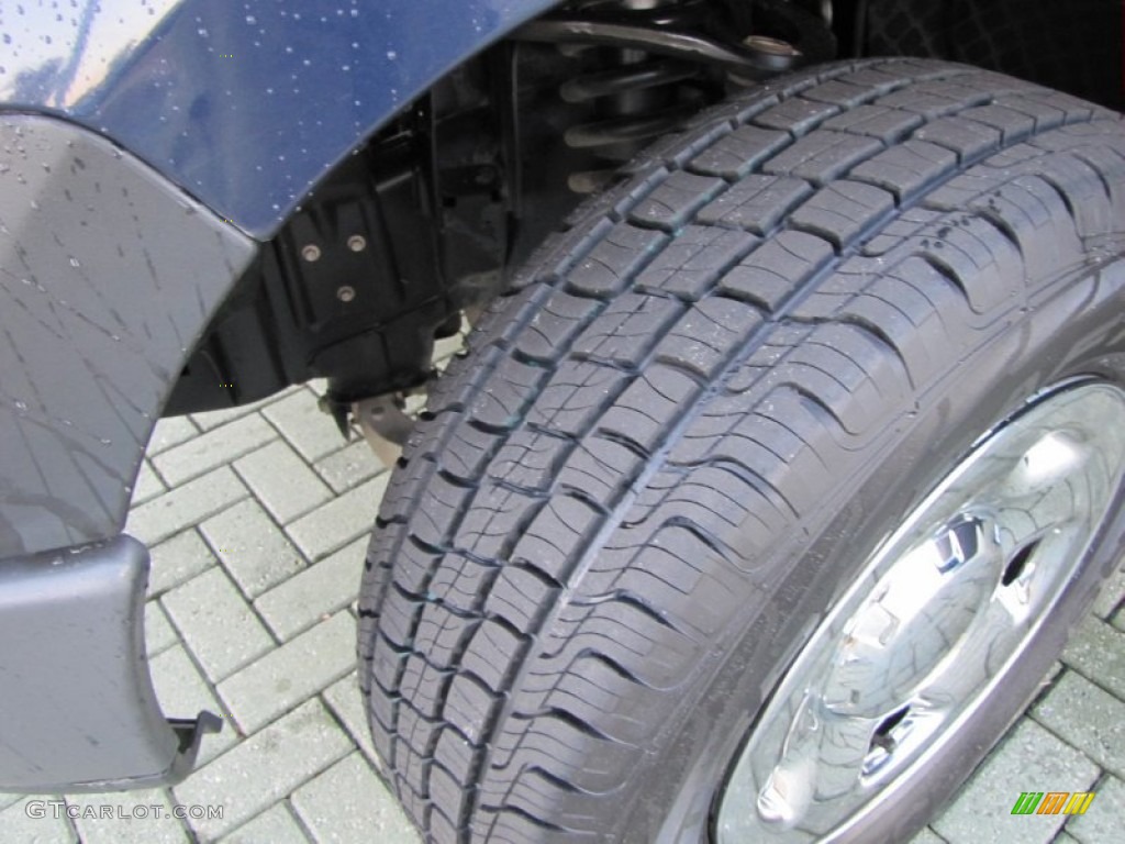 2005 F150 XL Regular Cab - True Blue Metallic / Medium Flint Grey photo #24