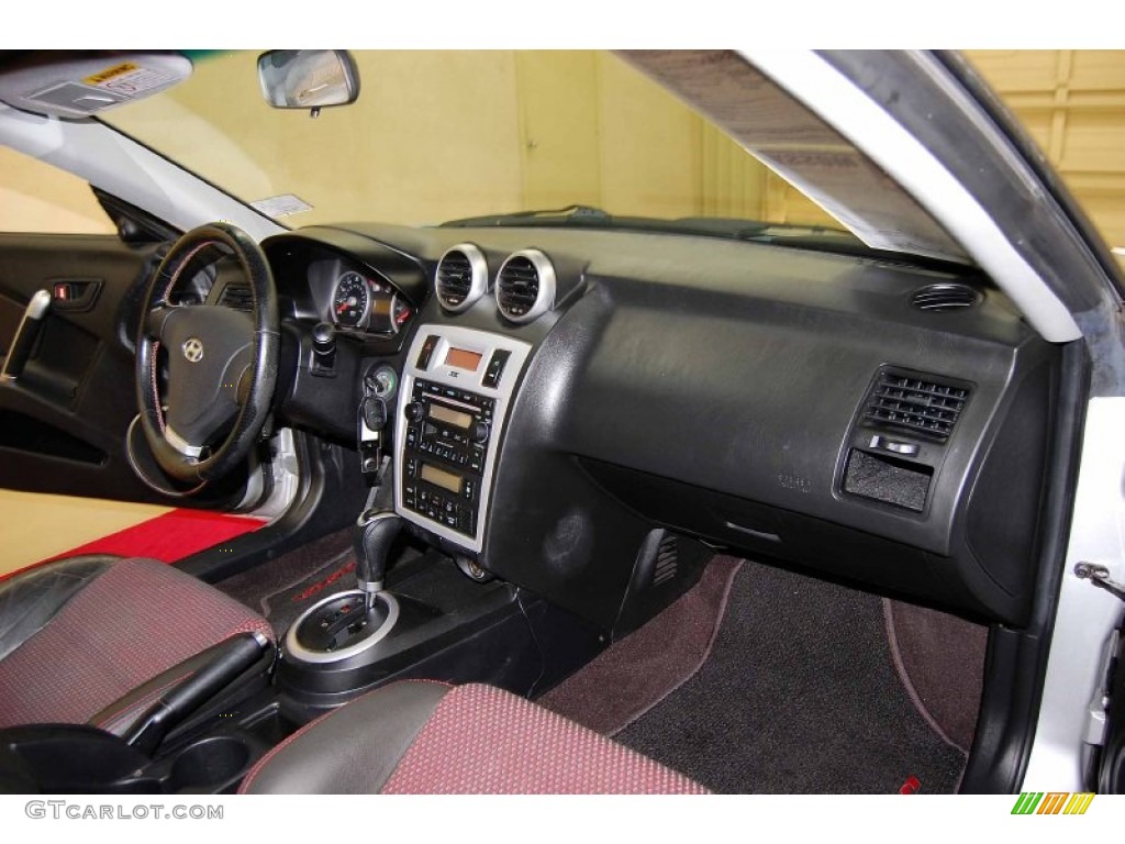2006 Hyundai Tiburon GT Black/Red Dashboard Photo #55293409