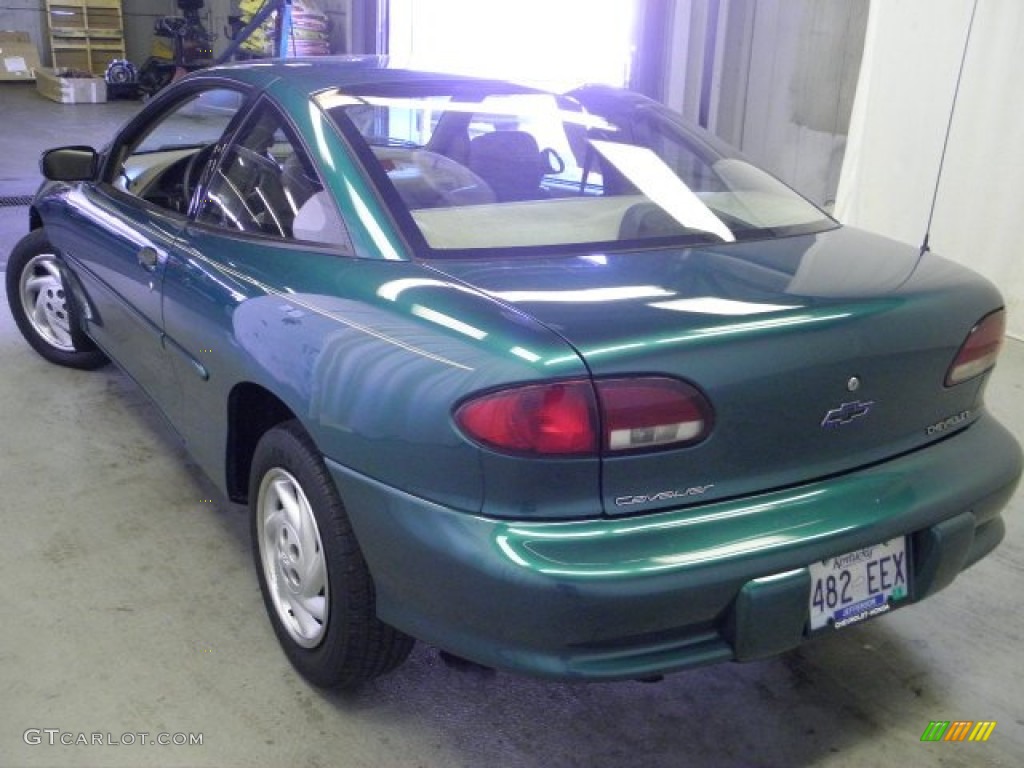 1998 Cavalier Coupe - Manta Green Metallic / Neutral photo #9