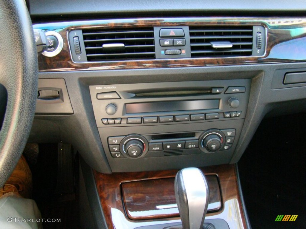 2006 3 Series 330i Sedan - Black Sapphire Metallic / Black photo #23