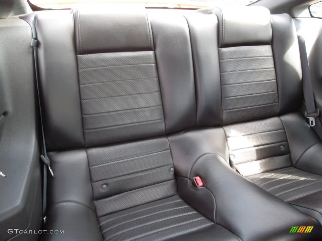Dark Charcoal Interior 2006 Ford Mustang GT Premium Coupe Photo #55296463