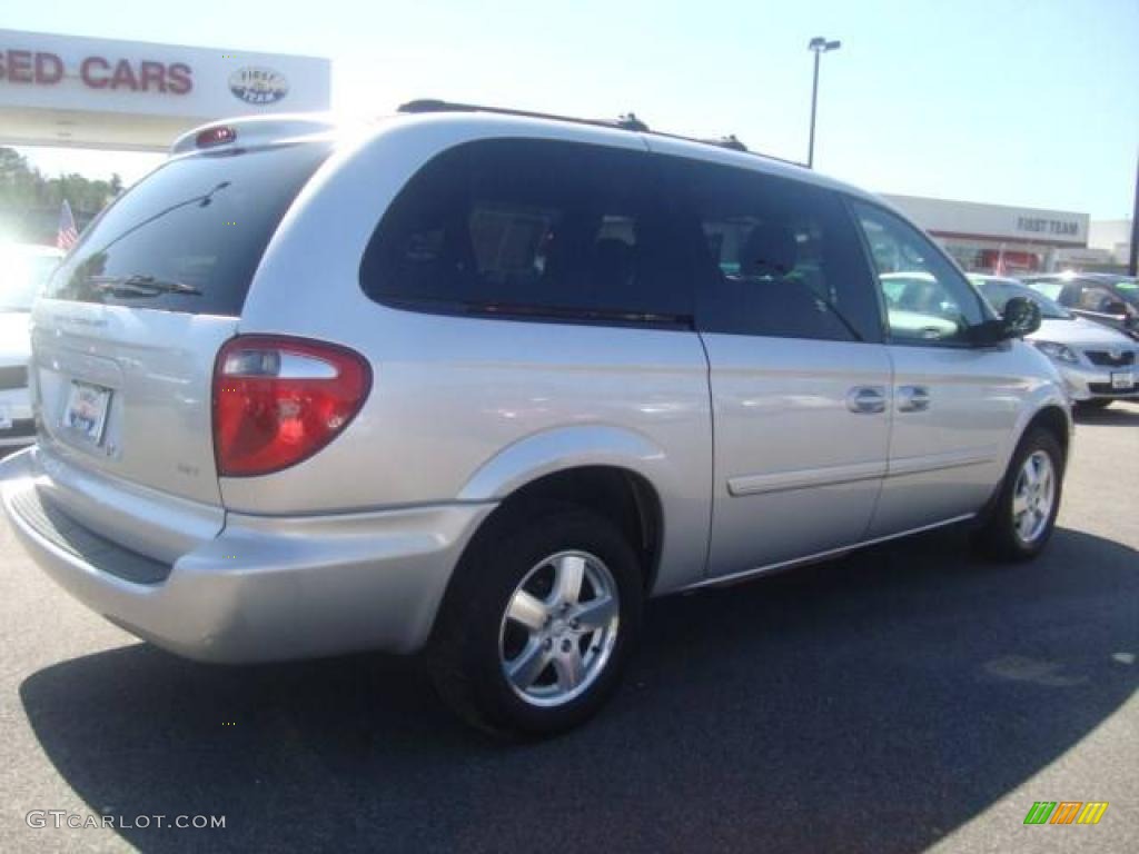 2005 Grand Caravan SXT - Bright Silver Metallic / Medium Slate Gray photo #5