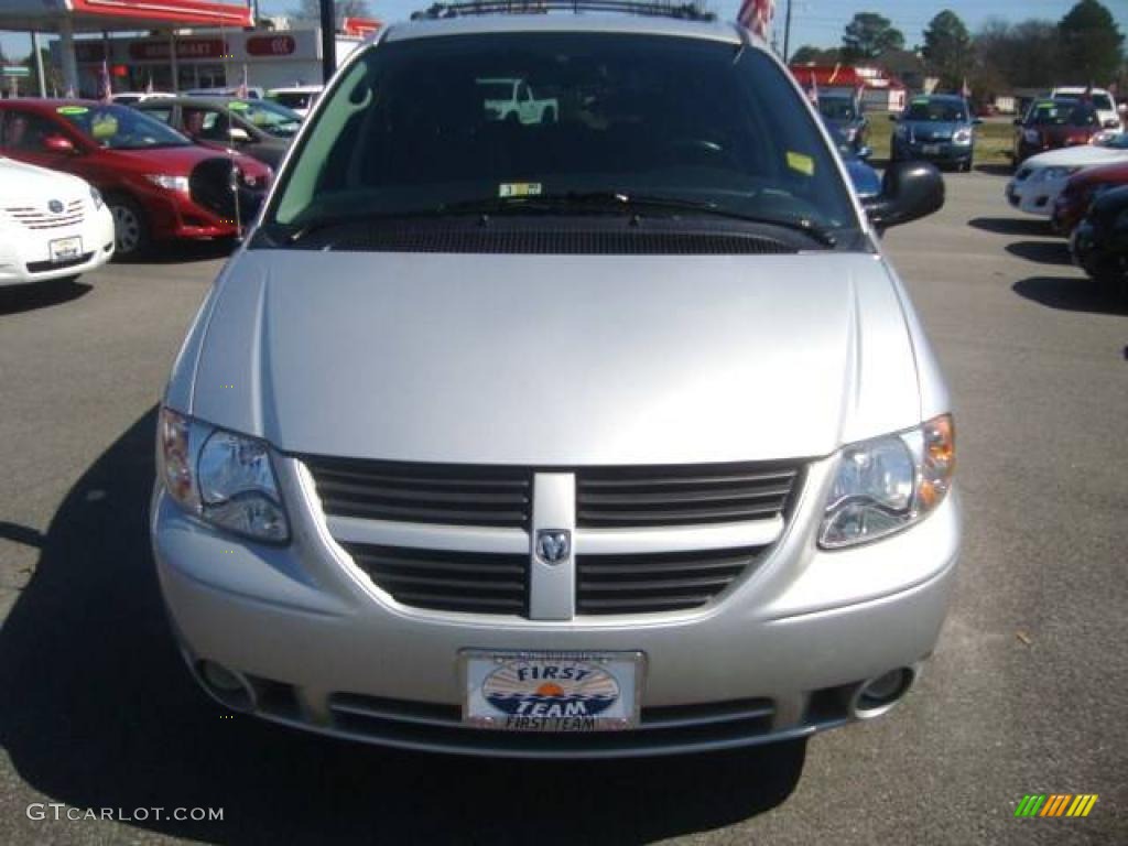 2005 Grand Caravan SXT - Bright Silver Metallic / Medium Slate Gray photo #8