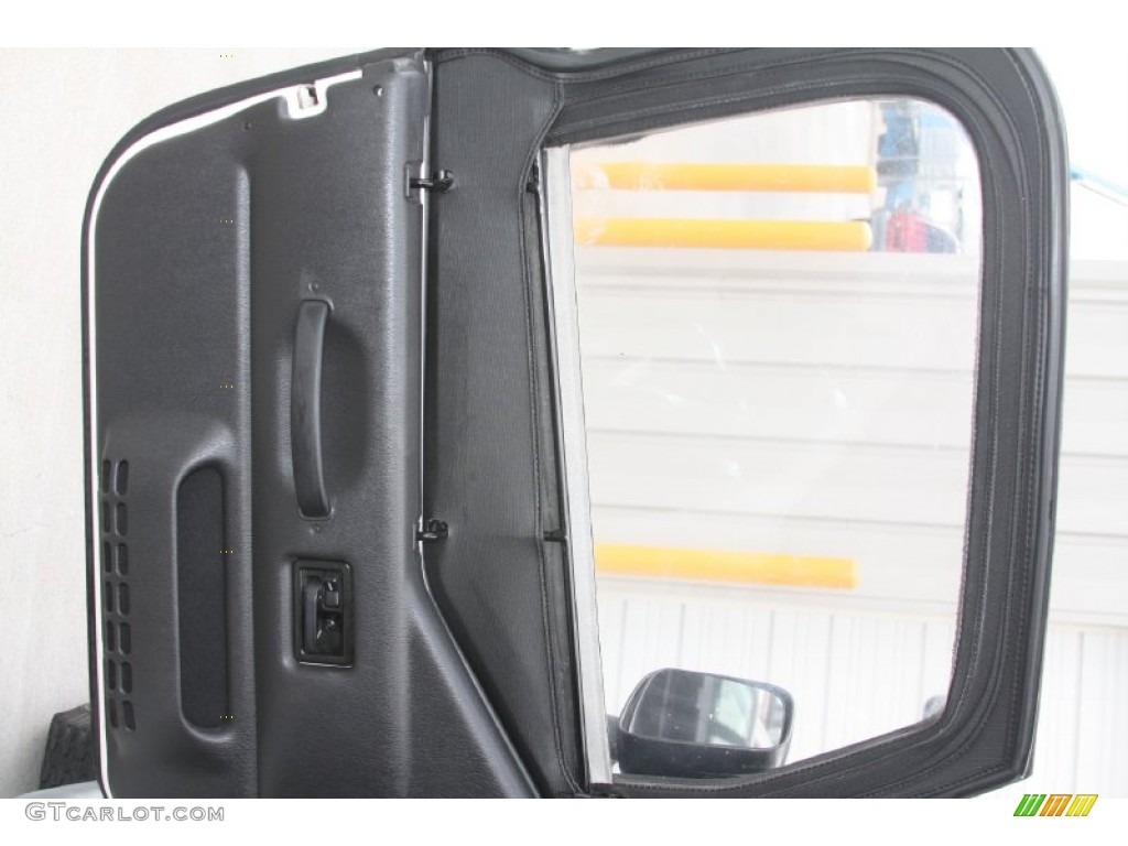 2004 Wrangler SE 4x4 - Stone White / Dark Slate Gray photo #16