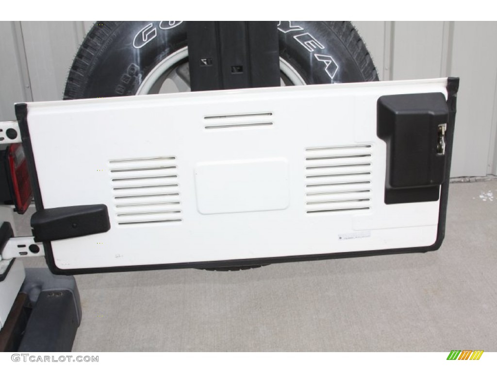 2004 Wrangler SE 4x4 - Stone White / Dark Slate Gray photo #25