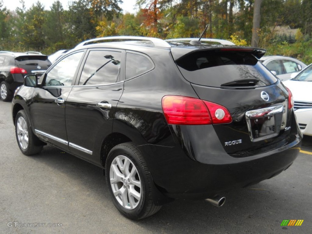 2011 Rogue SL AWD - Wicked Black / Black photo #14