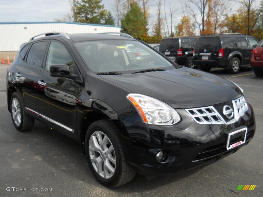 2011 Rogue SL AWD - Wicked Black / Black photo #16