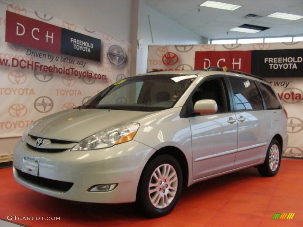 Silver Shadow Pearl Toyota Sienna