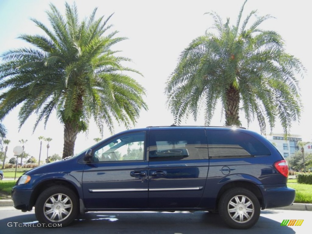 2005 Town & Country Touring - Midnight Blue Pearl / Medium Slate Gray photo #1