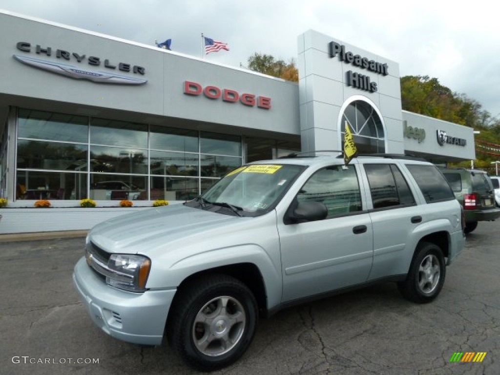 2007 TrailBlazer LS 4x4 - Moondust Metallic / Light Gray photo #1