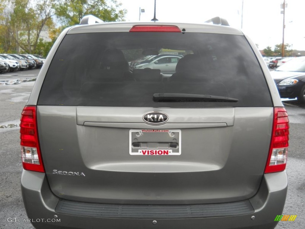 2011 Sedona LX - Titanium Silver / Gray photo #14