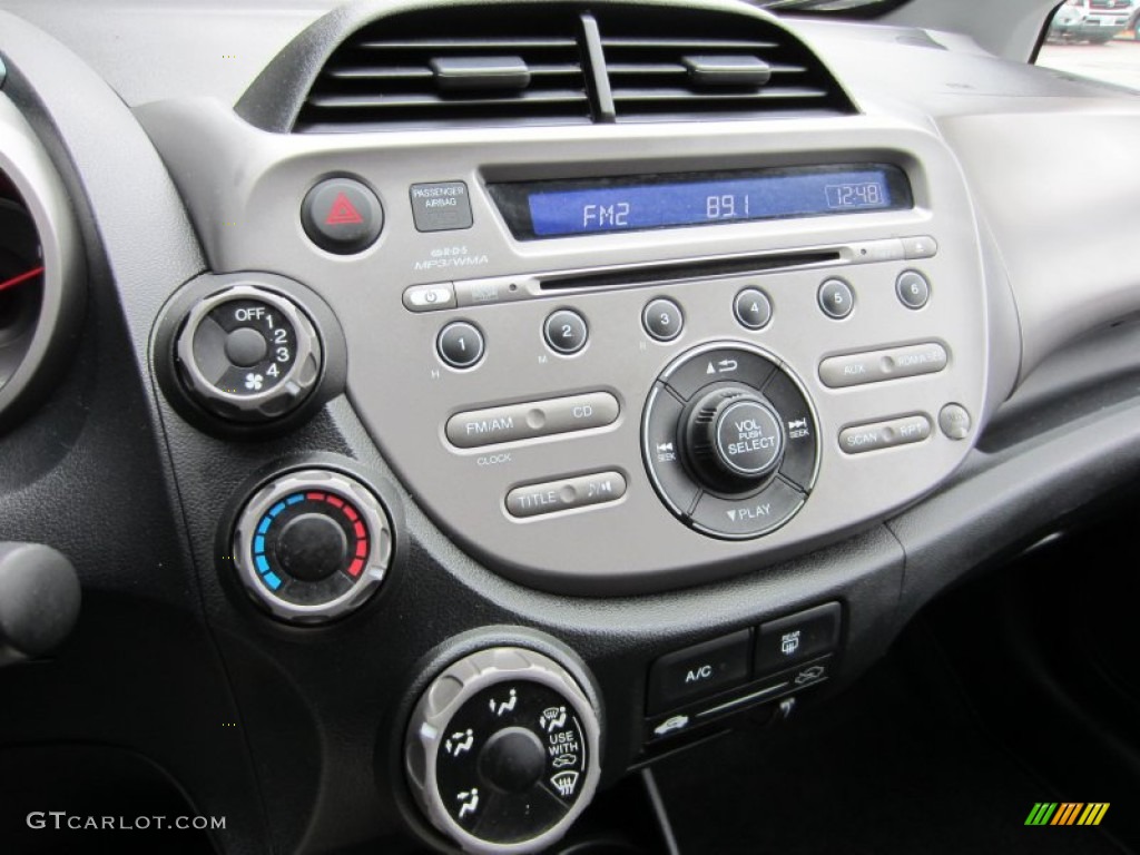 2009 Honda Fit Standard Fit Model Controls Photo #55311583