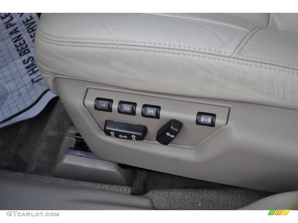 2006 Volvo S80 2.5T AWD Controls Photo #55313227