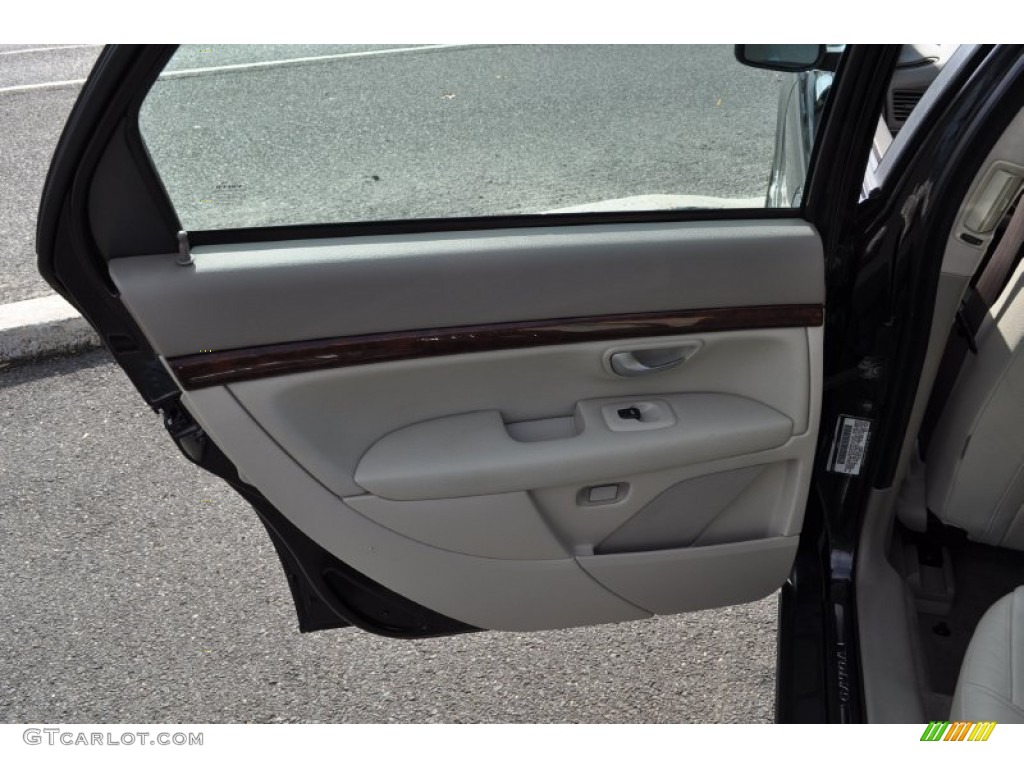 2006 Volvo S80 2.5T AWD Door Panel Photos