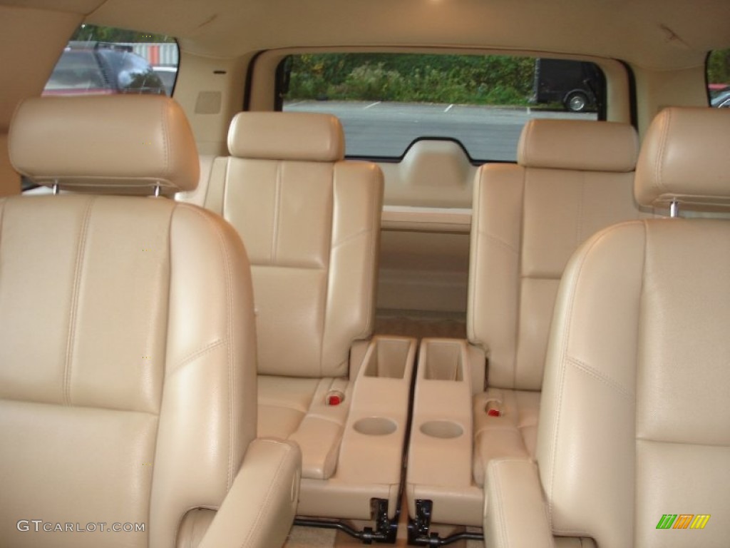 Light Cashmere/Ebony Interior 2007 Chevrolet Suburban 1500 LT 4x4 Photo #55313637