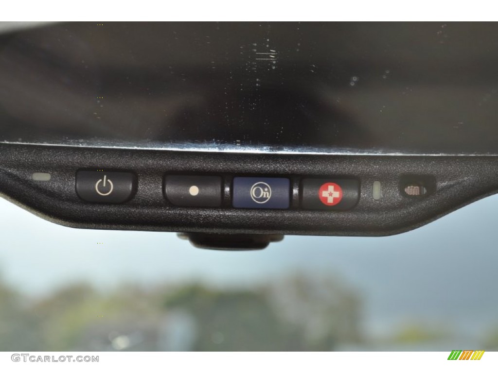 2003 Cadillac DeVille DHS Controls Photo #55313704