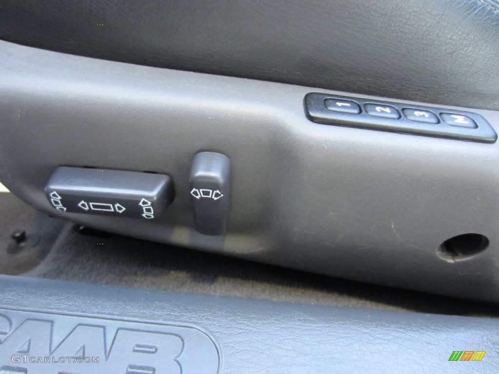 2003 Saab 9-3 SE Convertible Controls Photo #55315996