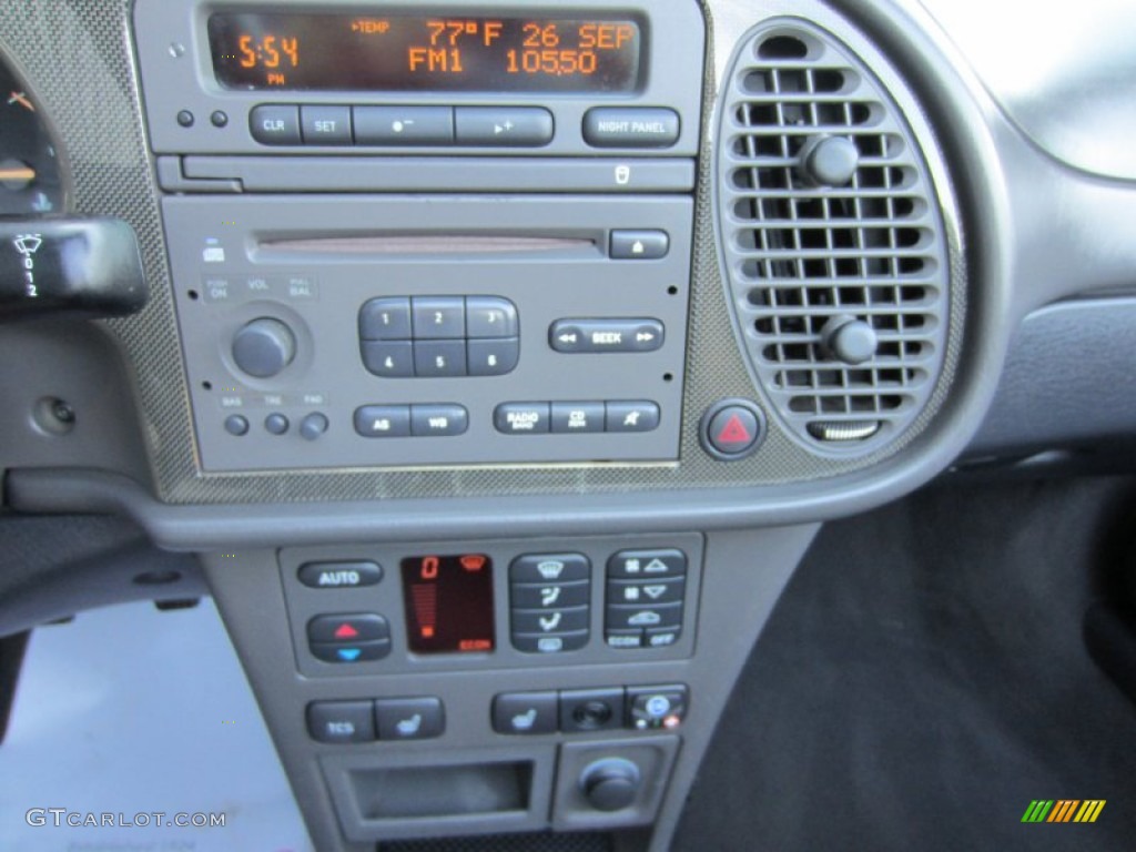 2003 Saab 9-3 SE Convertible Controls Photo #55316050