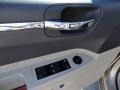 Linen Gold Metallic - 300 C HEMI Photo No. 21