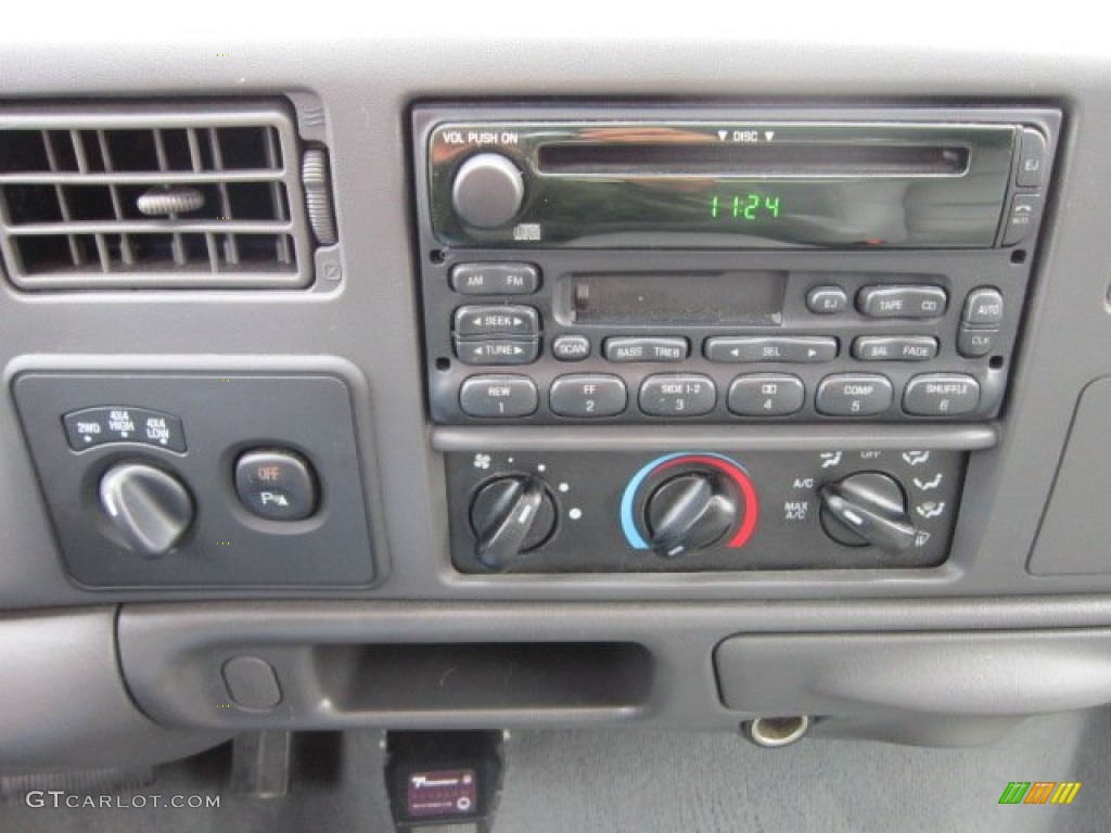 2003 Ford F350 Super Duty Lariat Crew Cab 4x4 Dually Audio System Photos