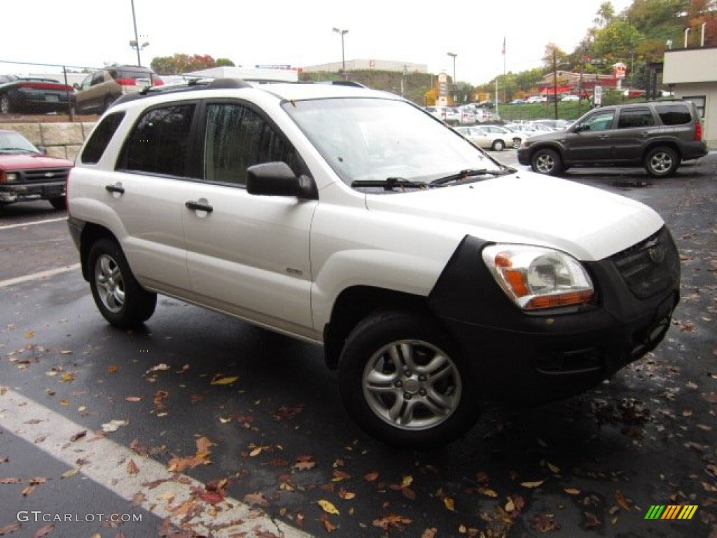 2006 Sportage LX V6 4x4 - Clear White / Black photo #1