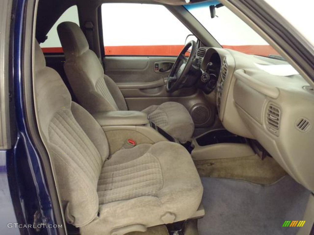 Medium Gray Interior 2000 Chevrolet Blazer LS 4x4 Photo #55321081