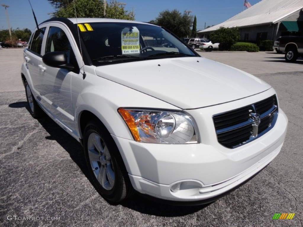 2011 Caliber Mainstreet - Bright White / Dark Slate Gray photo #11