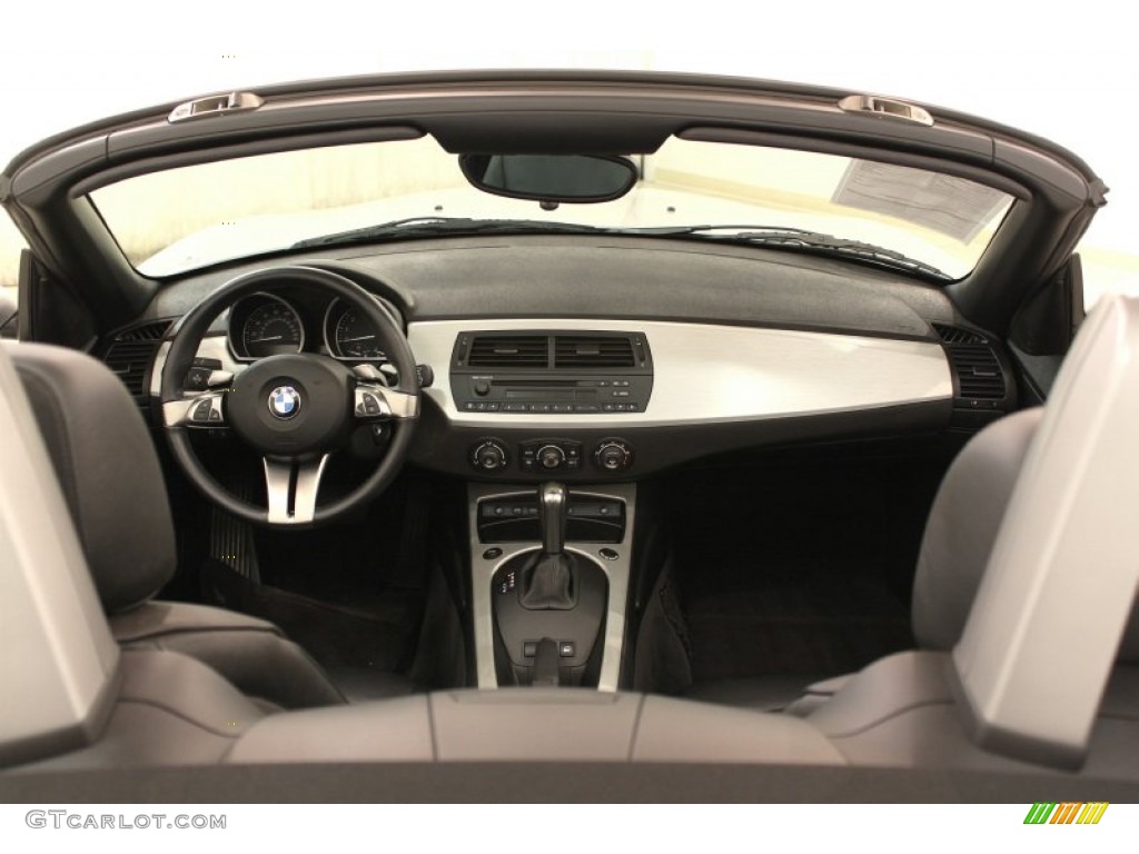 2006 Z4 3.0si Roadster - Titanium Silver Metallic / Black photo #17