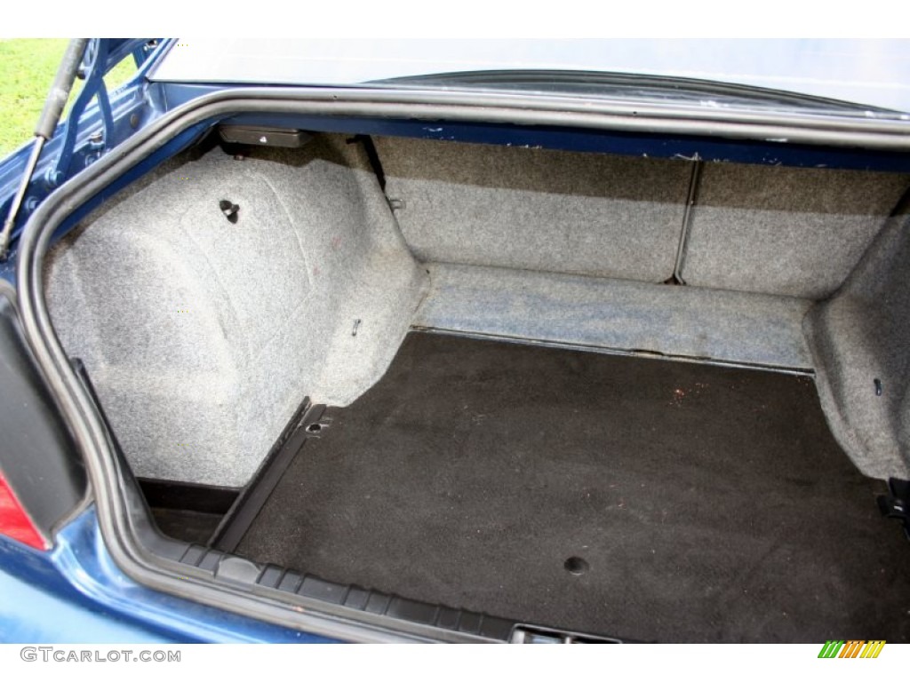 2003 BMW 3 Series 325i Coupe Trunk Photo #55329238