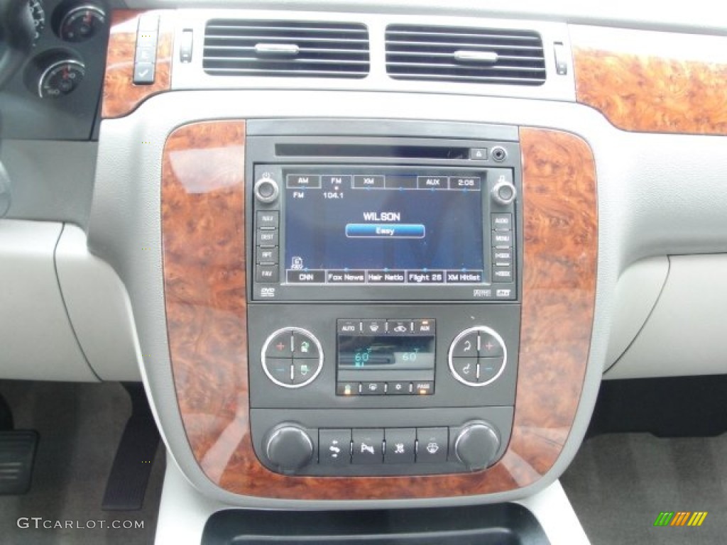 2007 Chevrolet Tahoe LTZ 4x4 Controls Photo #55330033