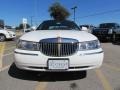 2001 Vibrant White Lincoln Town Car Signature  photo #6