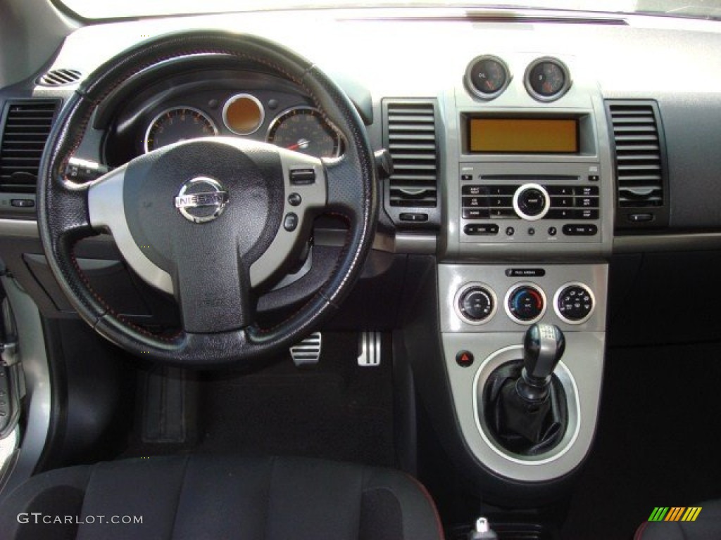 2008 Nissan Sentra SE-R Spec V Dashboard Photos