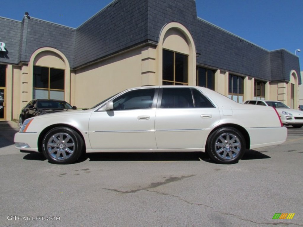 White Diamond Tricoat Cadillac DTS