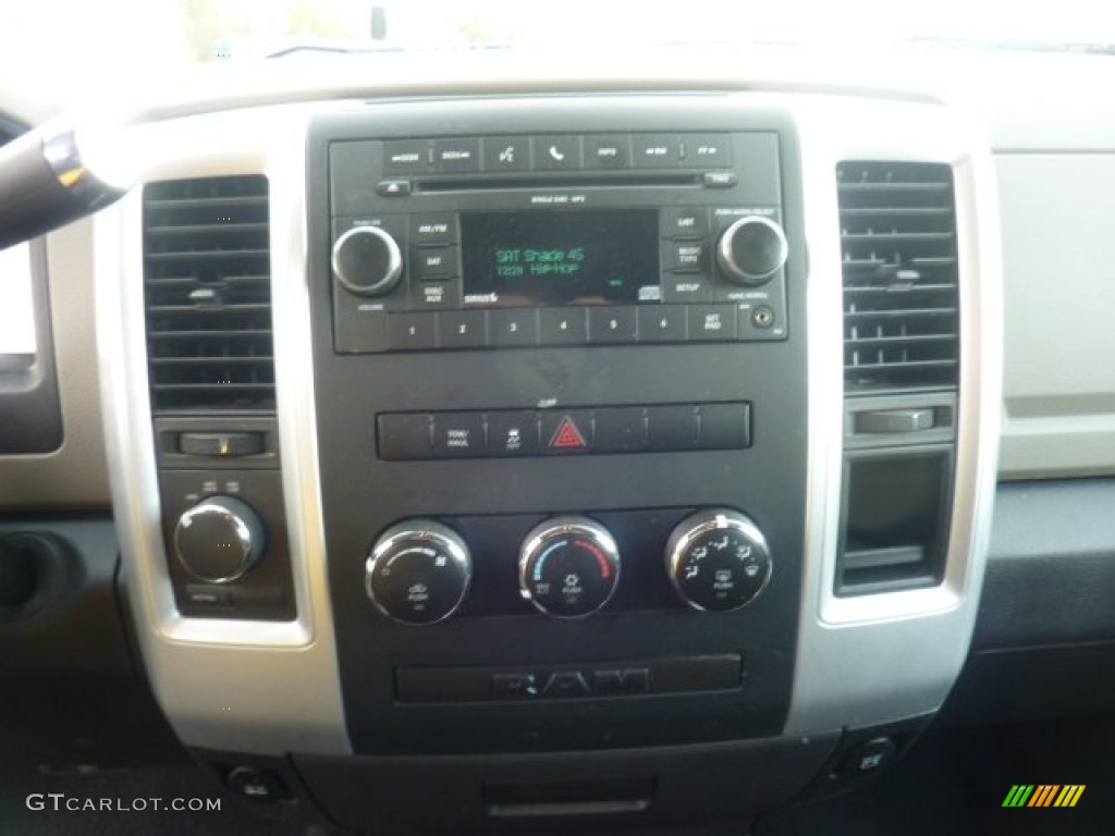 2011 Ram 1500 SLT Quad Cab 4x4 - Bright White / Dark Slate Gray/Medium Graystone photo #18