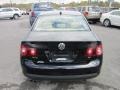 Black - Jetta SE Sedan Photo No. 4