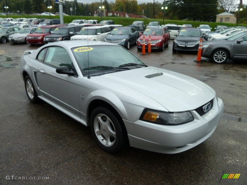 2001 Mustang V6 Coupe - Silver Metallic / Dark Charcoal photo #6