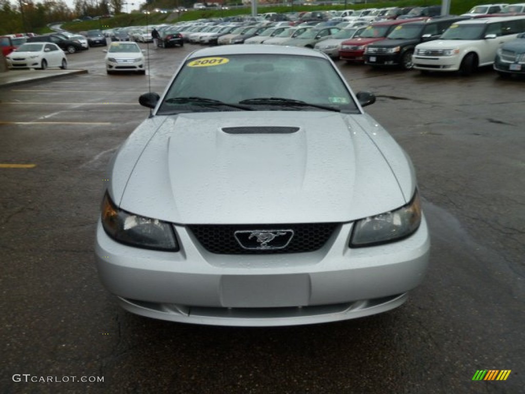 2001 Mustang V6 Coupe - Silver Metallic / Dark Charcoal photo #7