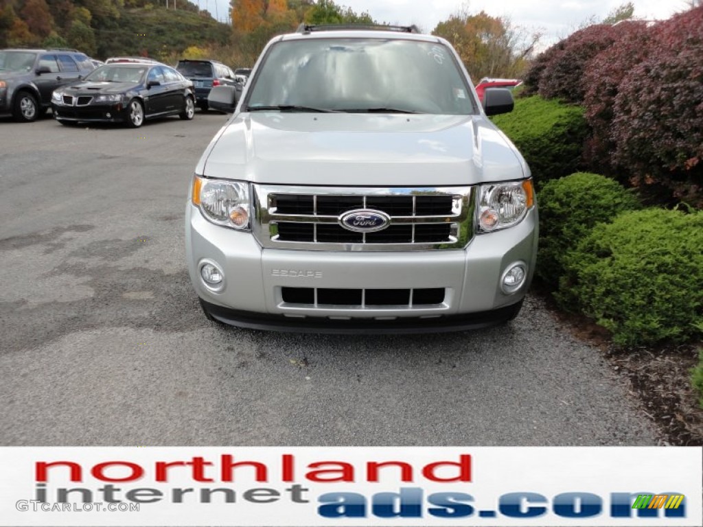 2012 Escape XLT V6 4WD - Ingot Silver Metallic / Charcoal Black photo #3