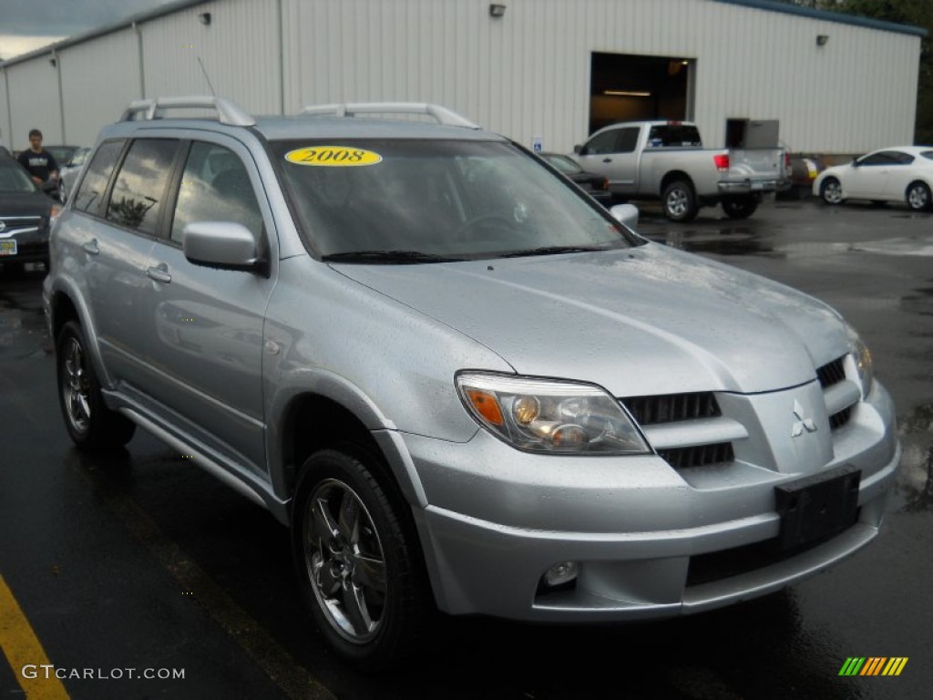 2006 Outlander SE 4WD - Cool Silver Metallic / Charcoal photo #15