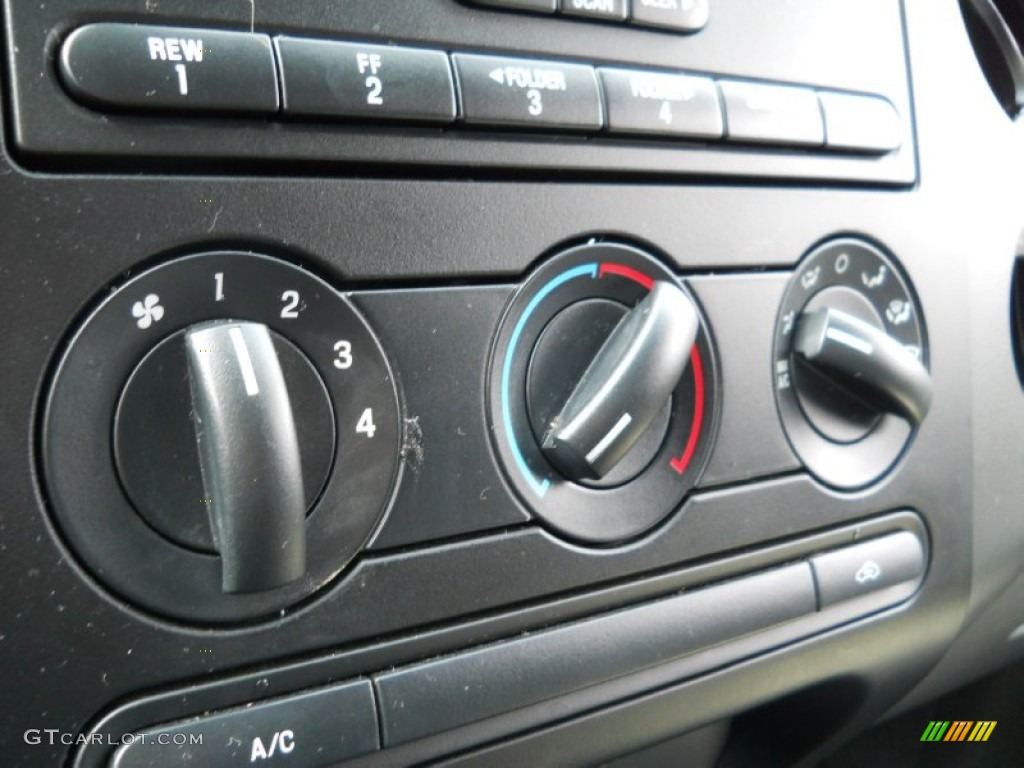 2007 Ford F150 XLT SuperCrew 4x4 Controls Photo #55350806