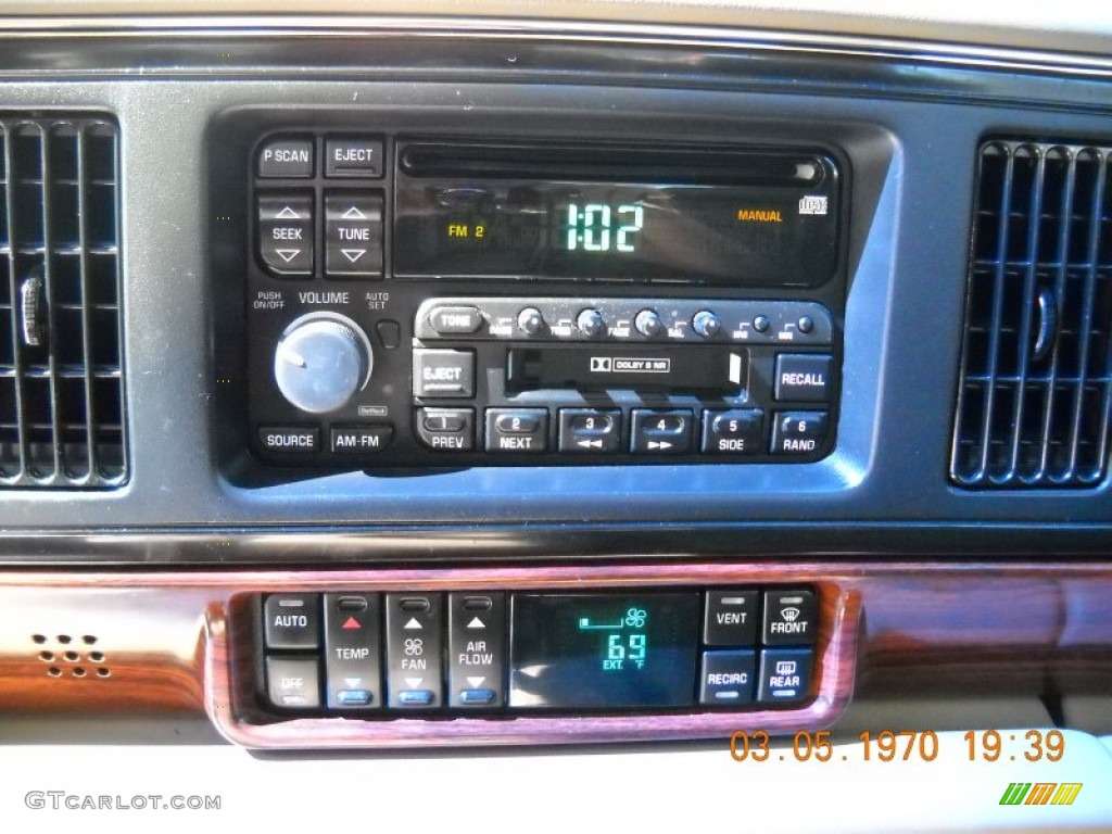1997 Buick LeSabre Limited Audio System Photos