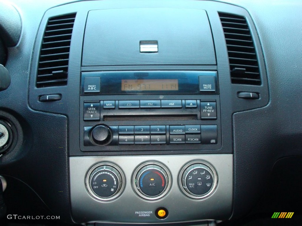 2005 Nissan Altima 2.5 S Controls Photo #55353548