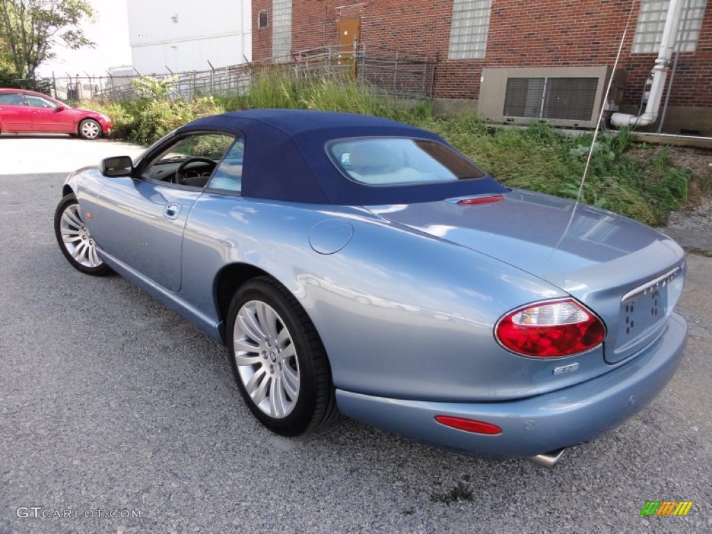 2005 XK XK8 Convertible - Pacific Blue Metallic / Ivory photo #48