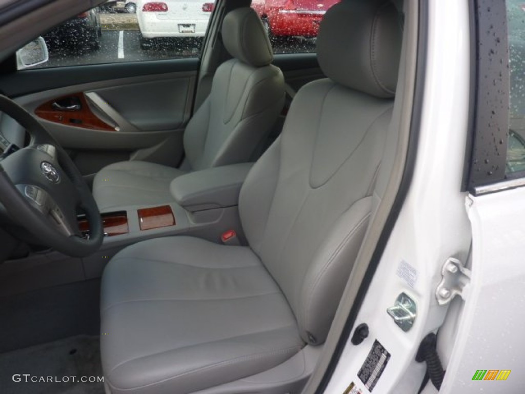 2008 Camry XLE V6 - Super White / Ash photo #3