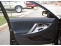 Black - Camry SE Photo No. 13