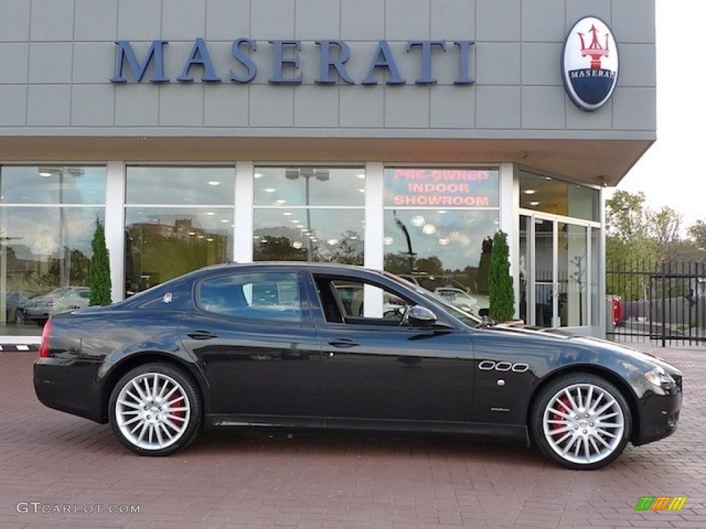 Nero Carbonio (Black Metallic) Maserati Quattroporte